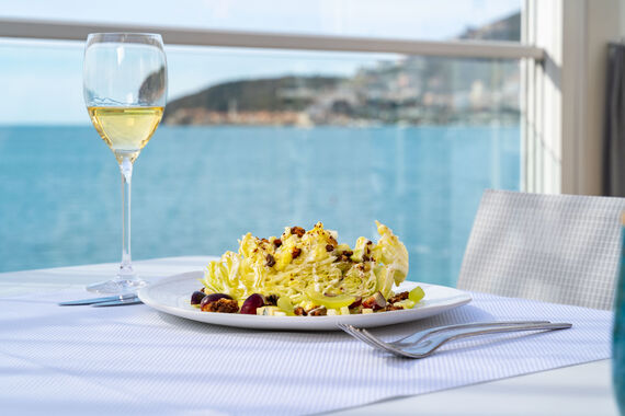 Dukley Seafront Restaurant 