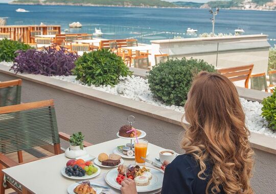 Maestral Resort & Casino