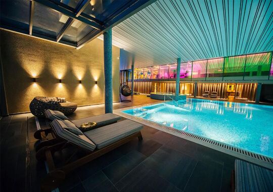 Maestral Resort & Casino
